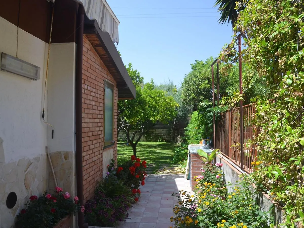 Semesterbostad Casa Unifamiliar Con Jard N Privado Villa Agnone Bagni