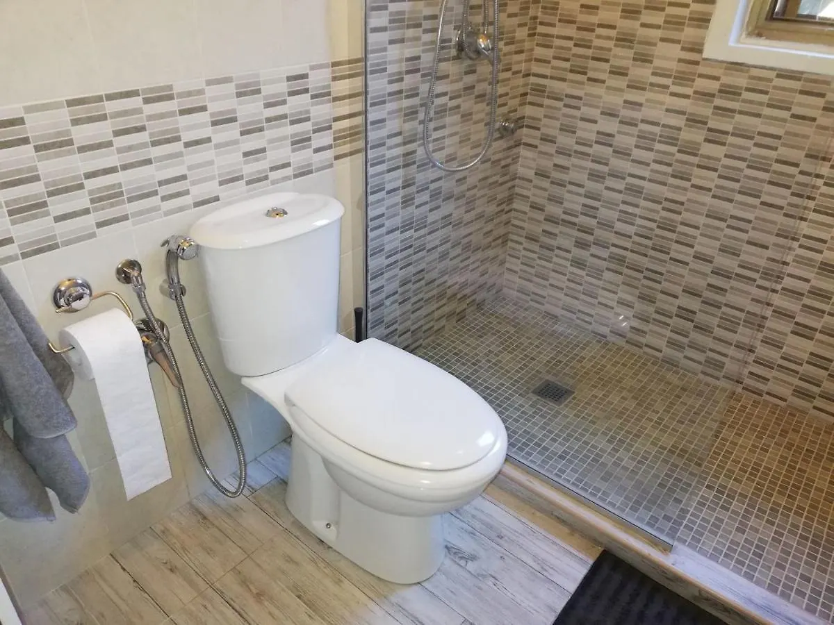 Casa Unifamiliar Con Jard N Privado Villa Agnone Bagni Semesterbostad
